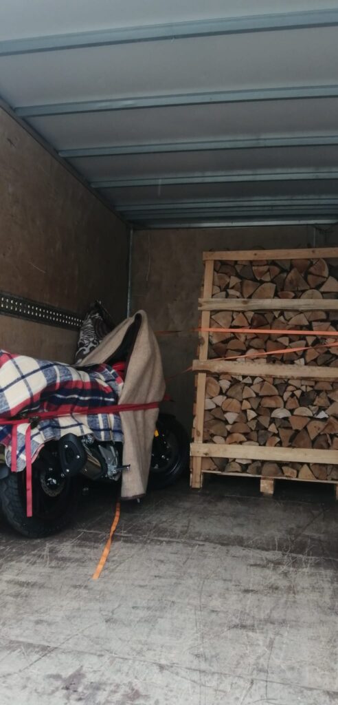 przeprowadzki, przeprowadzka, mieszkania, mieszkań, biura, dla firm, opróżnianie piwnic, utylizacja, opróżnianie mieszkań, strychów, garaży, magazynów, transport mebli, AGD, RTV, przewóz rzeczy, kartonów, łóżka, lodówki, pralki, okien, gabarytów, materacy