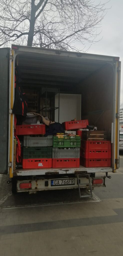 przeprowadzki, przeprowadzka, mieszkania, mieszkań, biura, dla firm, opróżnianie piwnic, utylizacja, opróżnianie mieszkań, strychów, garaży, magazynów, transport mebli, AGD, RTV, przewóz rzeczy, kartonów, łóżka, lodówki, pralki, okien, gabarytów, materacy